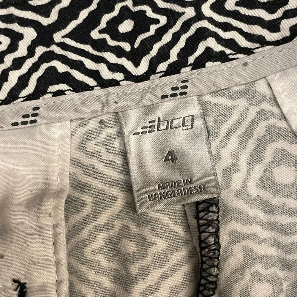 bcg Chino shorts Womens Size 4 black and white print geometric modern - Picture 7 of 11